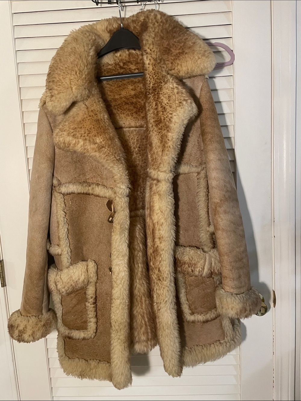 Vintage Men’s Thick Shearling Suede Ranch Coat w/ Genuine Horn Toggles